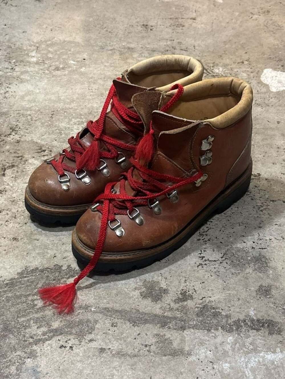 Dexter Mountaineering Boots Size mens 8 Brown Leather Vibram